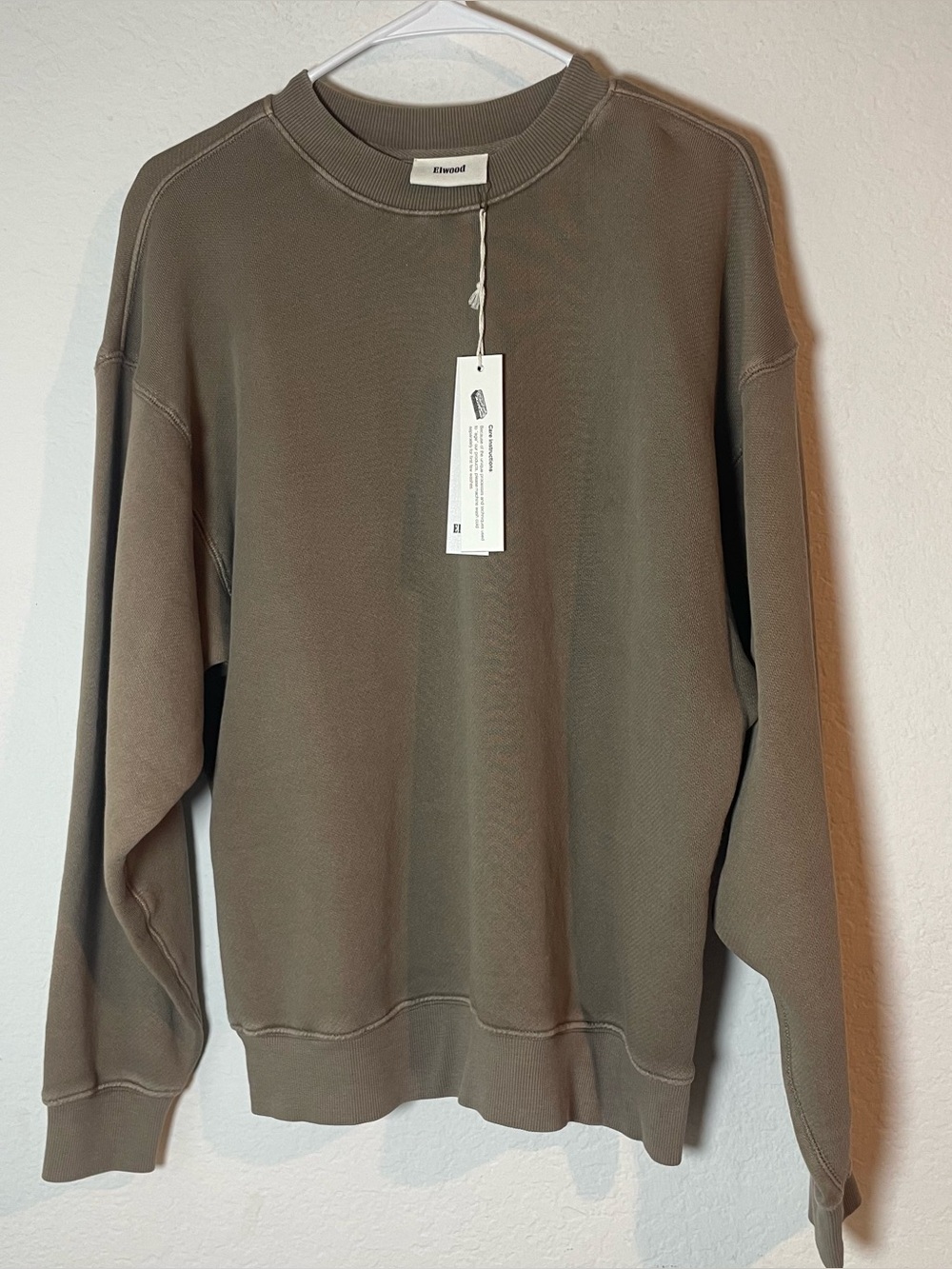 Elwood Organic Cotton Crewneck Pullover Sweatshirt Taupe Size S New w/ Tags